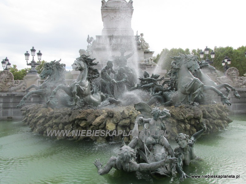 Place des Quinconces - Fontanna Żyrondystów - Bordeaux