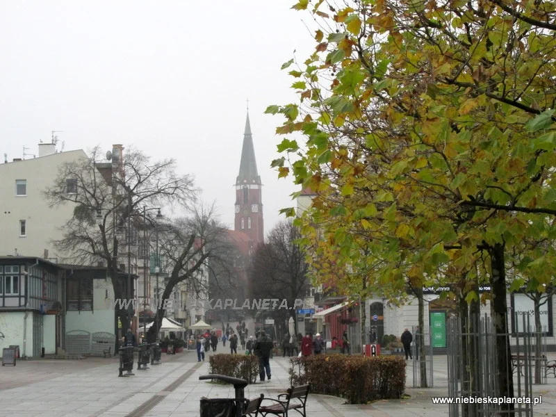 Monte Casino w Sopocie Kościół św Jerzego z perspektywy ulicy Monet Casino