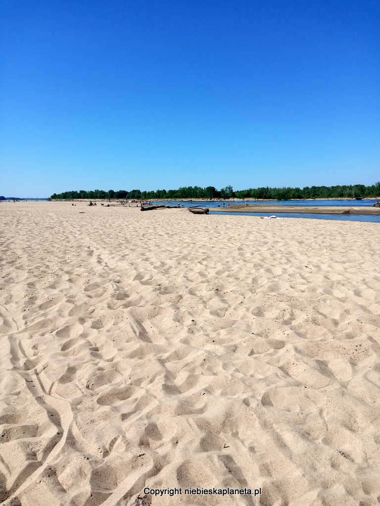 Plaża w Ciszycy nad Wisłą parking